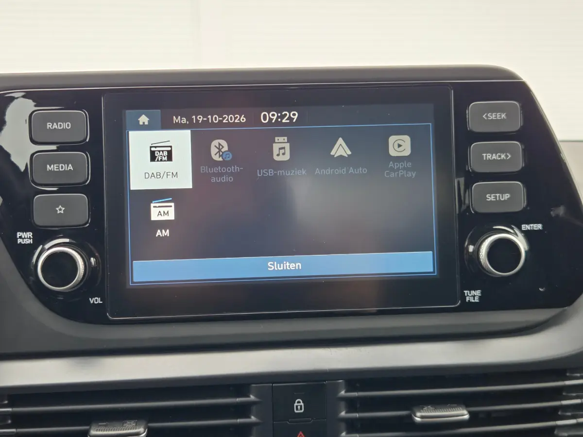 1.0 T-GDI 100pk Comfort | Airco | Camera | Carplay | Cruise control | Dodehoek detectie | Navigatie | Parkeersensoren | Digitaal cockpit | Lichtmetalen velgen