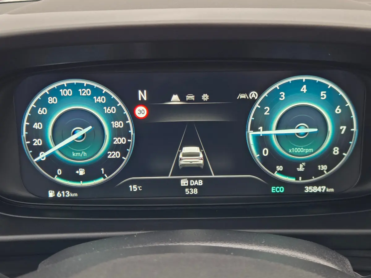 1.0 T-GDI 100pk Comfort | Airco | Camera | Carplay | Cruise control | Dodehoek detectie | Navigatie | Parkeersensoren | Digitaal cockpit | Lichtmetalen velgen