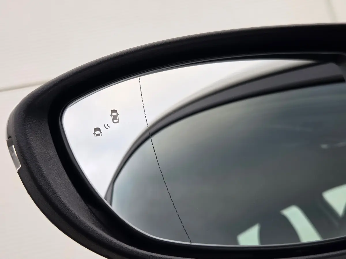 1.0 T-GDI 100pk Comfort | Airco | Camera | Carplay | Cruise control | Dodehoek detectie | Navigatie | Parkeersensoren | Digitaal cockpit | Lichtmetalen velgen