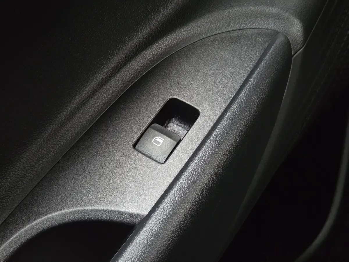 1.0 T-GDI 100pk Comfort | Airco | Camera | Carplay | Cruise control | Dodehoek detectie | Navigatie | Parkeersensoren | Digitaal cockpit | Lichtmetalen velgen