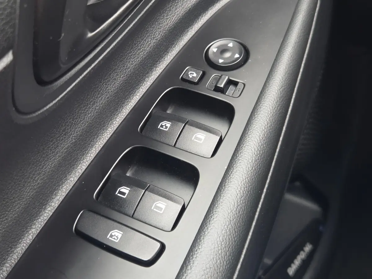1.0 T-GDI 100pk Comfort | Airco | Camera | Carplay | Cruise control | Dodehoek detectie | Navigatie | Parkeersensoren | Digitaal cockpit | Lichtmetalen velgen