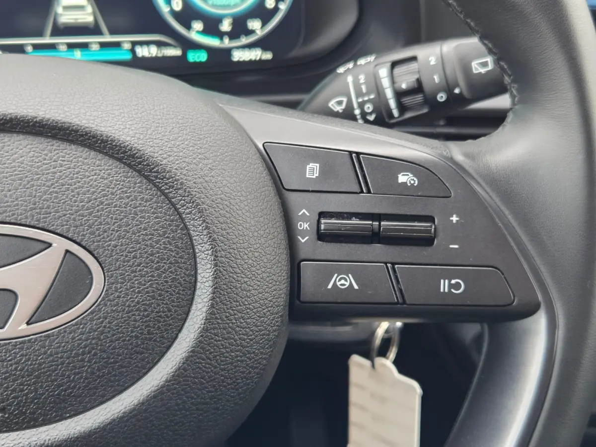 1.0 T-GDI 100pk Comfort | Airco | Camera | Carplay | Cruise control | Dodehoek detectie | Navigatie | Parkeersensoren | Digitaal cockpit | Lichtmetalen velgen