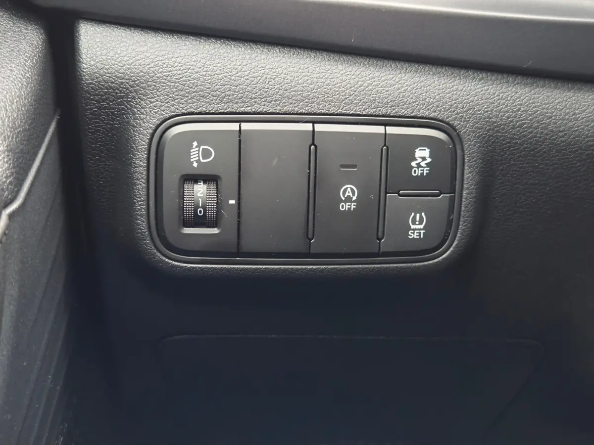 1.0 T-GDI 100pk Comfort | Airco | Camera | Carplay | Cruise control | Dodehoek detectie | Navigatie | Parkeersensoren | Digitaal cockpit | Lichtmetalen velgen
