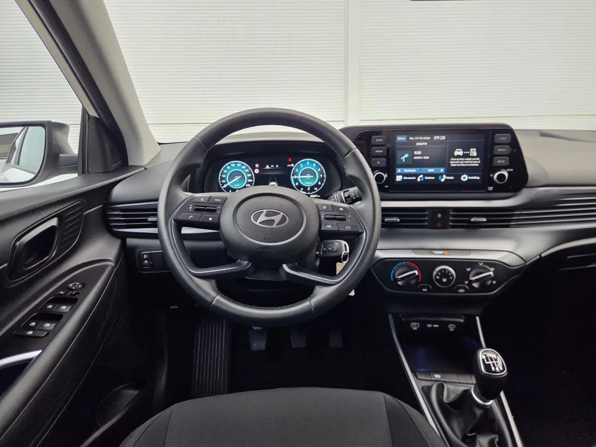 1.0 T-GDI 100pk Comfort | Airco | Camera | Carplay | Cruise control | Dodehoek detectie | Navigatie | Parkeersensoren | Digitaal cockpit | Lichtmetalen velgen