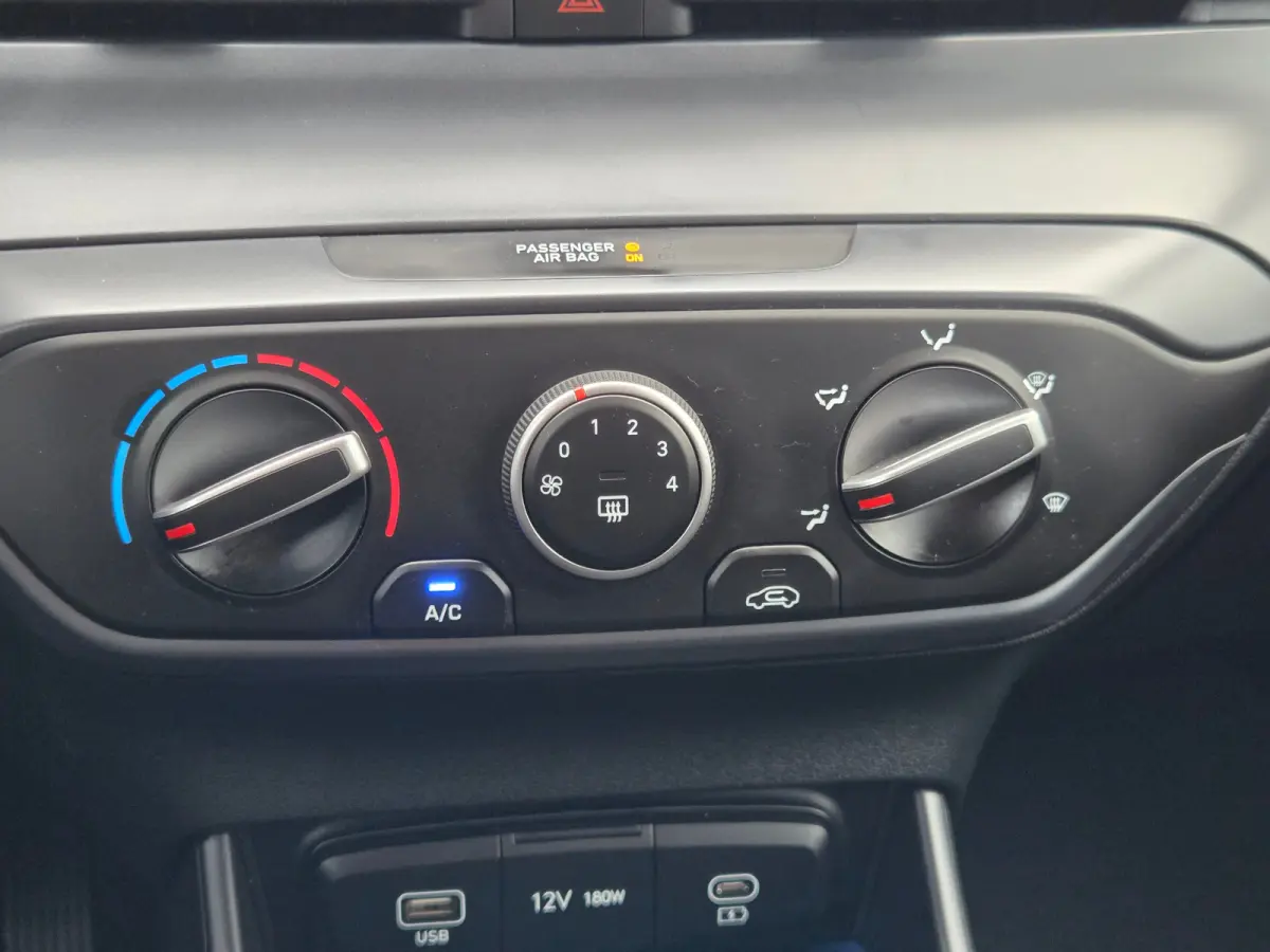 1.0 T-GDI 100pk Comfort | Airco | Camera | Carplay | Cruise control | Dodehoek detectie | Navigatie | Parkeersensoren | Digitaal cockpit | Lichtmetalen velgen