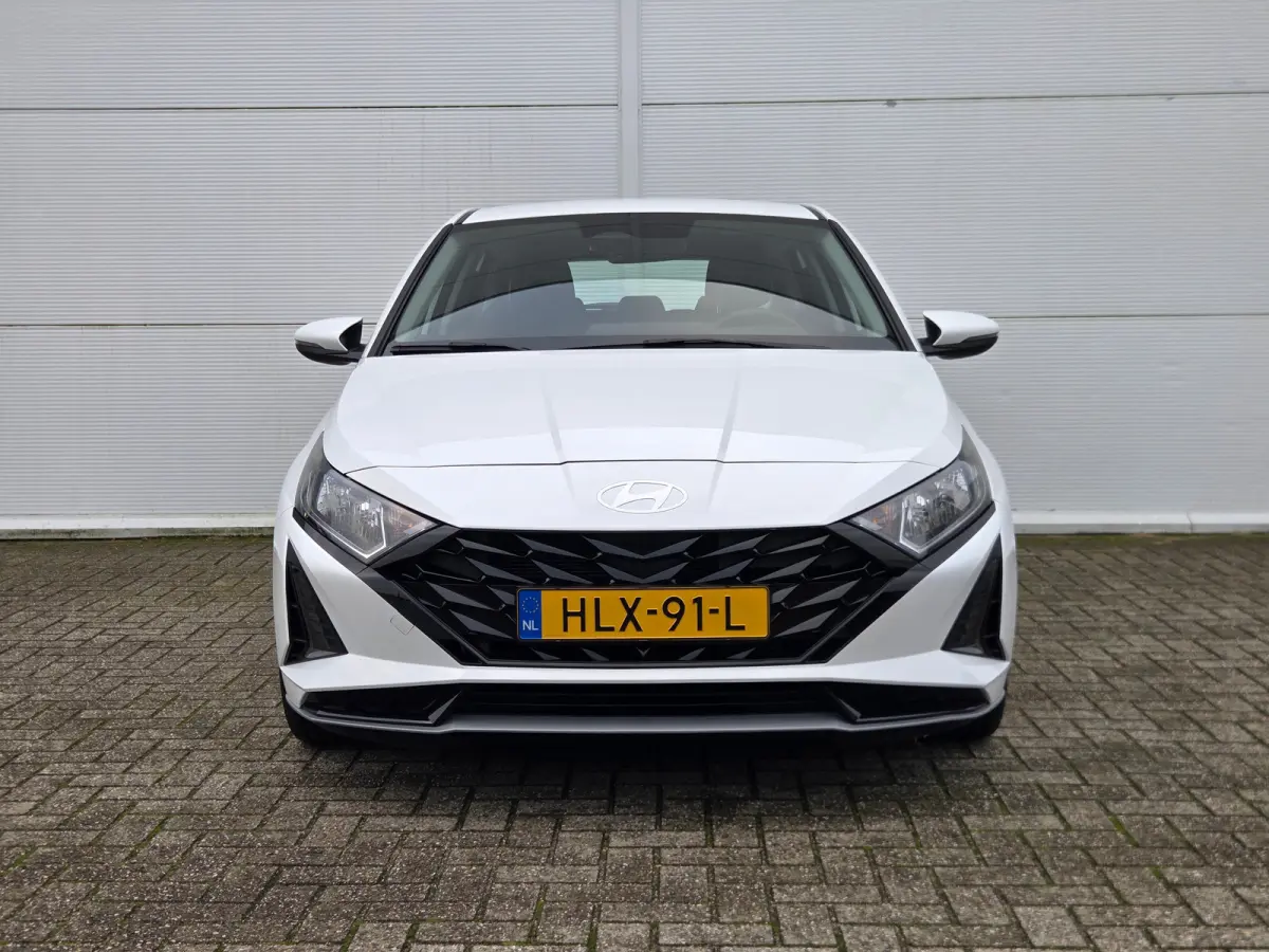 1.0 T-GDI 100pk Comfort | Airco | Camera | Carplay | Cruise control | Dodehoek detectie | Navigatie | Parkeersensoren | Digitaal cockpit | Lichtmetalen velgen