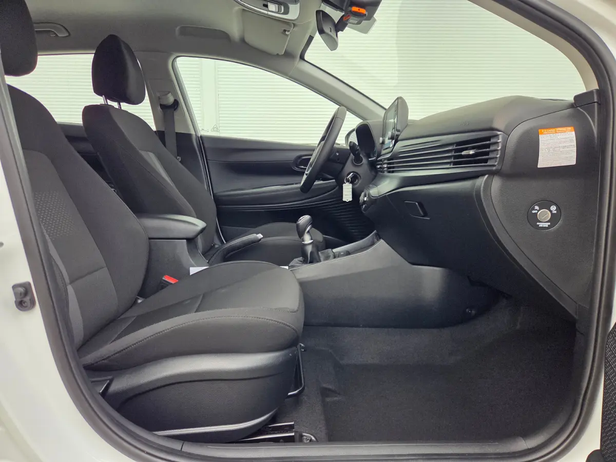 1.0 T-GDI 100pk Comfort | Airco | Camera | Carplay | Cruise control | Dodehoek detectie | Navigatie | Parkeersensoren | Digitaal cockpit | Lichtmetalen velgen
