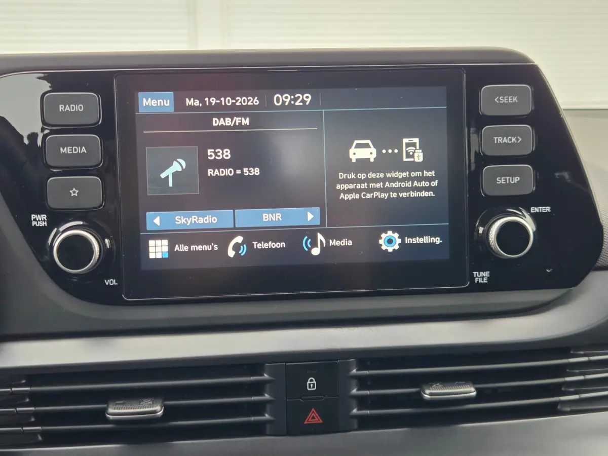1.0 T-GDI 100pk Comfort | Airco | Camera | Carplay | Cruise control | Dodehoek detectie | Navigatie | Parkeersensoren | Digitaal cockpit | Lichtmetalen velgen