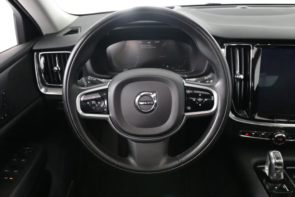 2.0 T8 Twin Engine AWD Momentum Pro | Dealer Onderhouden! | Open Dak | Leder | Memory Zetels | LED | Stoel/Stuurverwarming | Cruise Adaptive | BLIS | Camera | Clima | Navi | Keyless | Elk. A