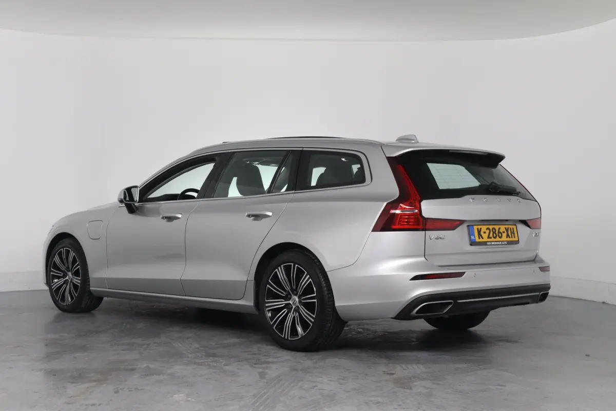 2.0 T8 Twin Engine AWD Momentum Pro | Dealer Onderhouden! | Open Dak | Leder | Memory Zetels | LED | Stoel/Stuurverwarming | Cruise Adaptive | BLIS | Camera | Clima | Navi | Keyless | Elk. A