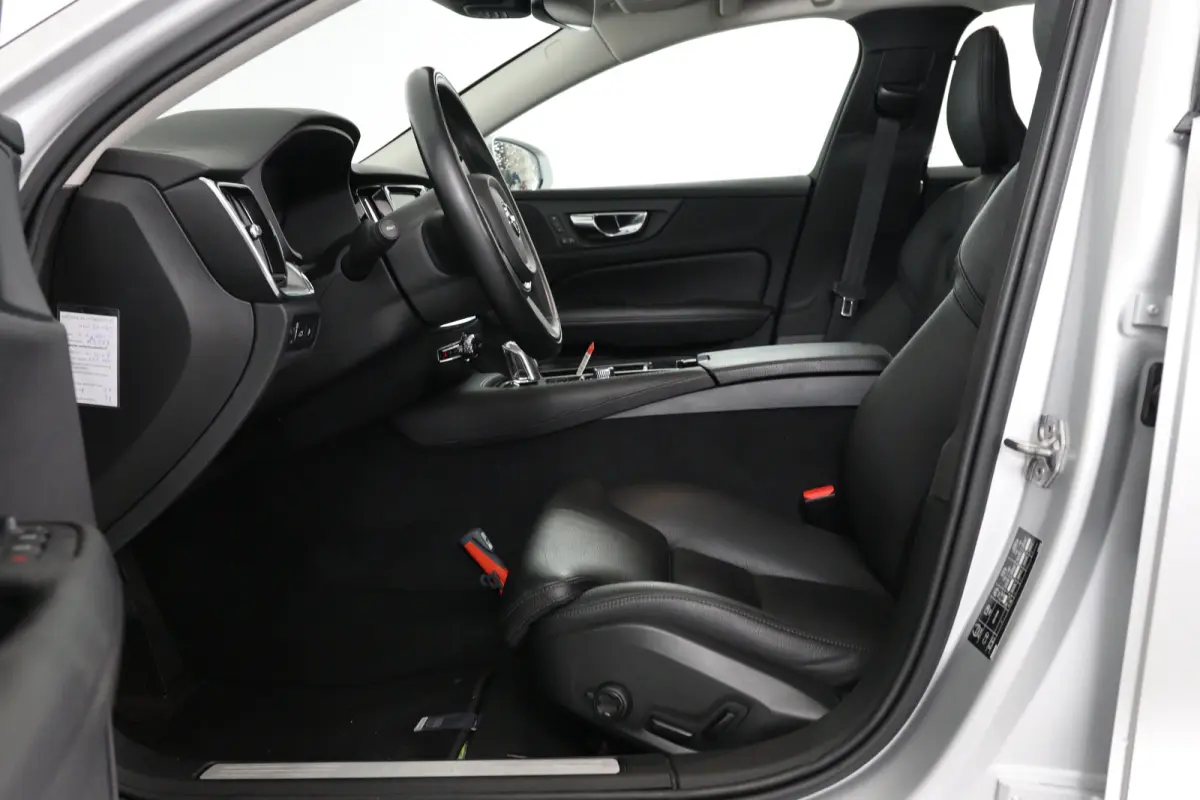 2.0 T8 Twin Engine AWD Momentum Pro | Dealer Onderhouden! | Open Dak | Leder | Memory Zetels | LED | Stoel/Stuurverwarming | Cruise Adaptive | BLIS | Camera | Clima | Navi | Keyless | Elk. A