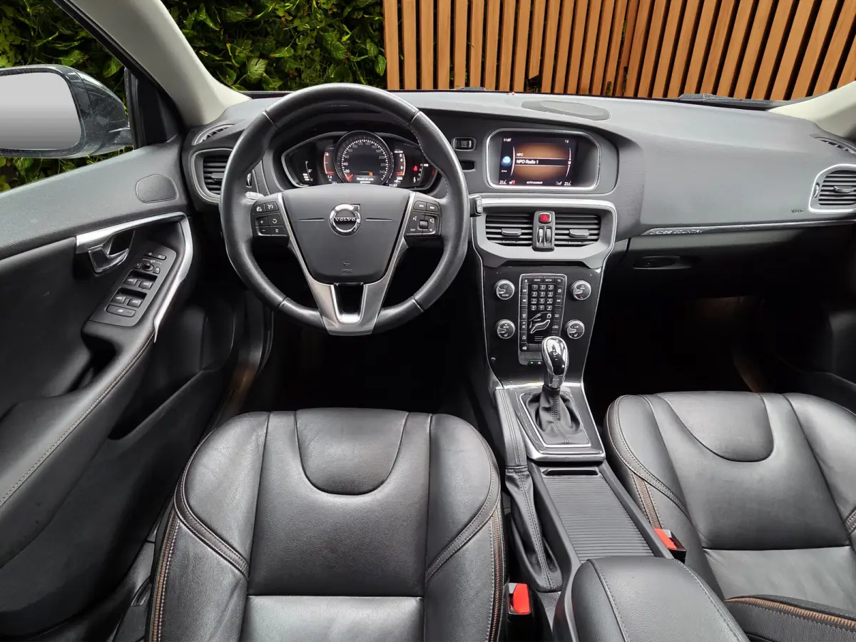 1.5 T3 Polar+ Luxury | Panoramadak | Trekhaak | Camera | Keyless | Stoelverwarming |