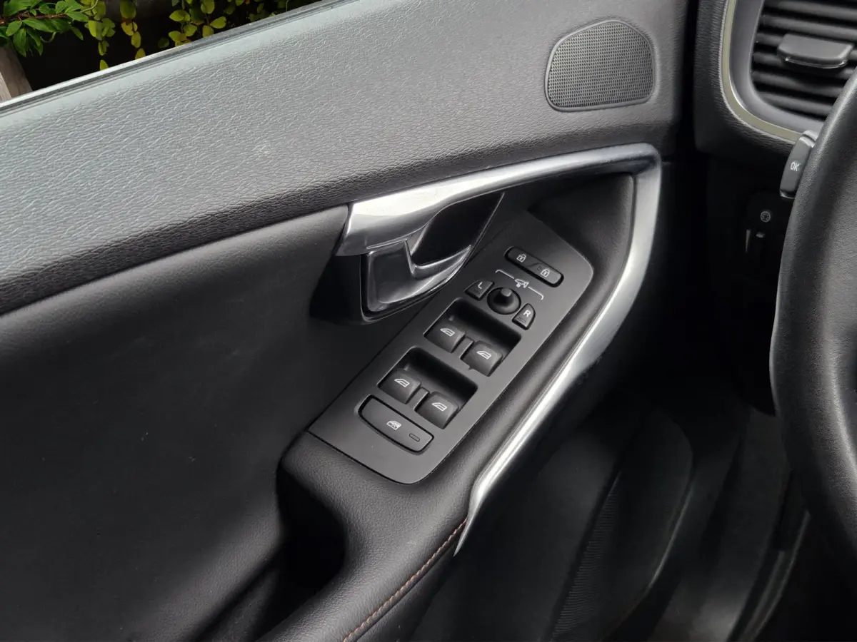 1.5 T3 Polar+ Luxury | Panoramadak | Trekhaak | Camera | Keyless | Stoelverwarming |