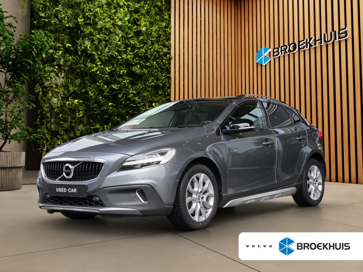 1.5 T3 Polar+ Luxury | Panoramadak | Trekhaak | Camera | Keyless | Stoelverwarming |
