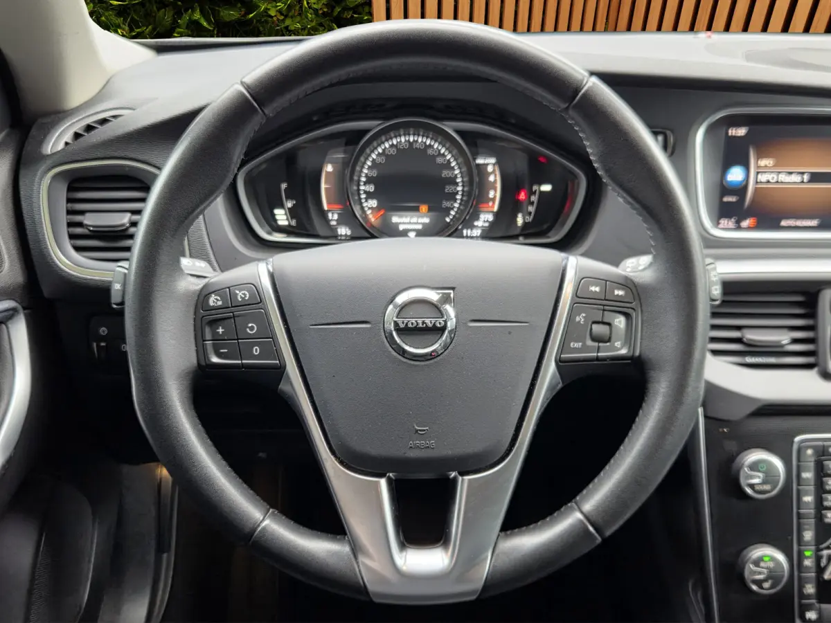 1.5 T3 Polar+ Luxury | Panoramadak | Trekhaak | Camera | Keyless | Stoelverwarming |