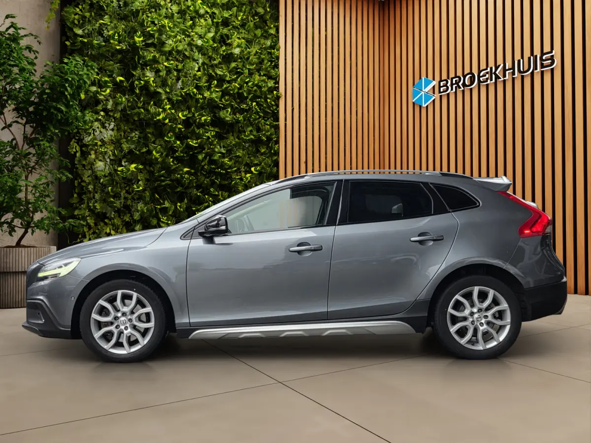 1.5 T3 Polar+ Luxury | Panoramadak | Trekhaak | Camera | Keyless | Stoelverwarming |