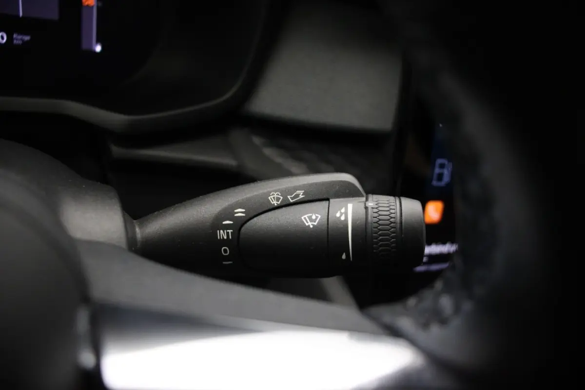 Standard Range Single Motor 63kWh - Carplay, Camera, Stoelverw. Memory, SOH 89,02%