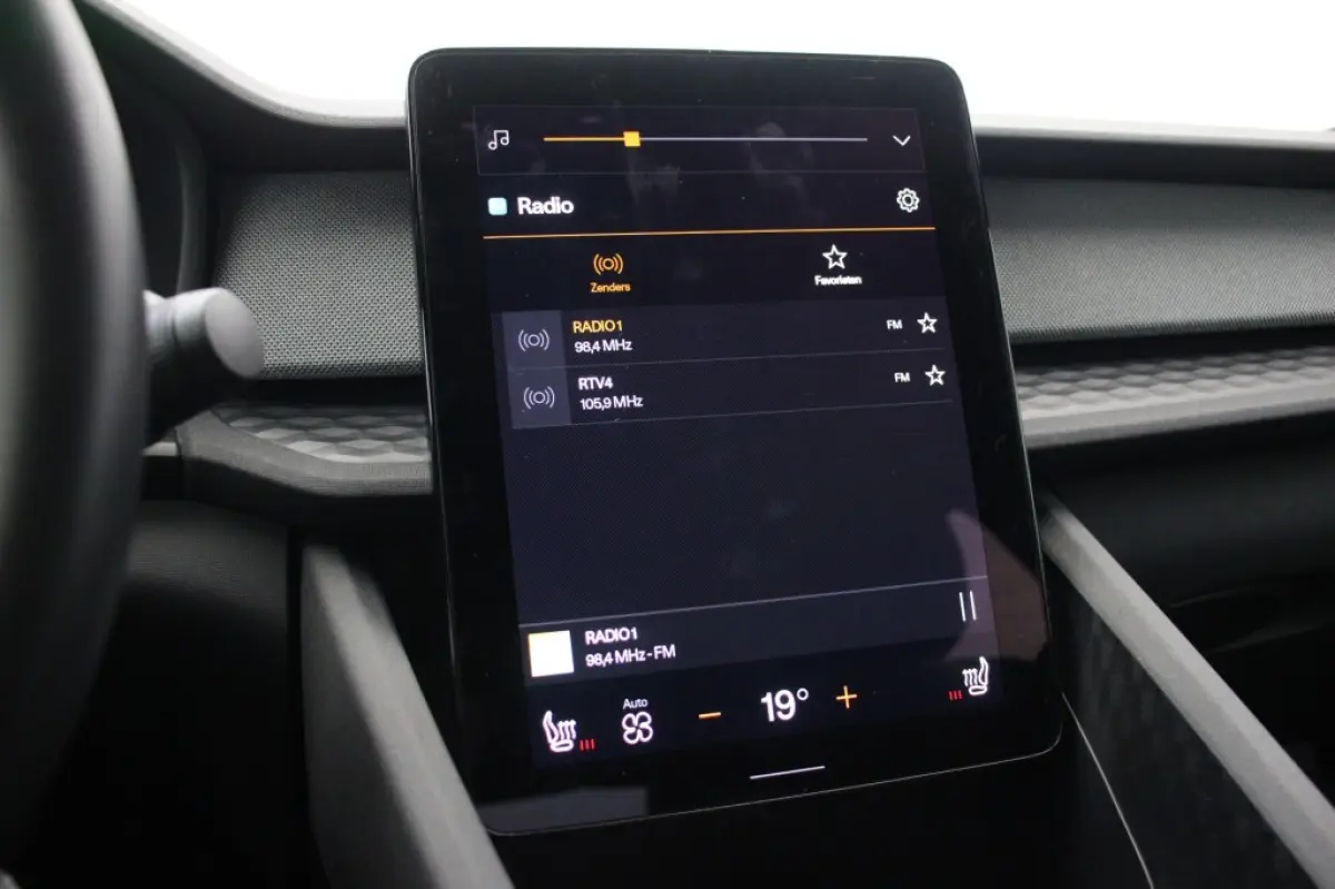 Standard Range Single Motor 63kWh - Carplay, Camera, Stoelverw. Memory, SOH 89,02%