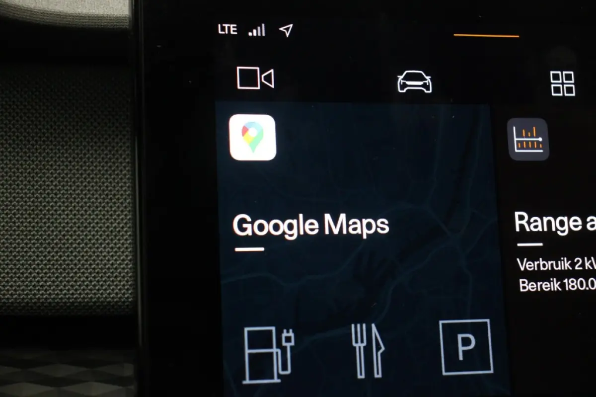 Standard Range Single Motor 63kWh - Carplay, Camera, Stoelverw. Memory, SOH 89,02%