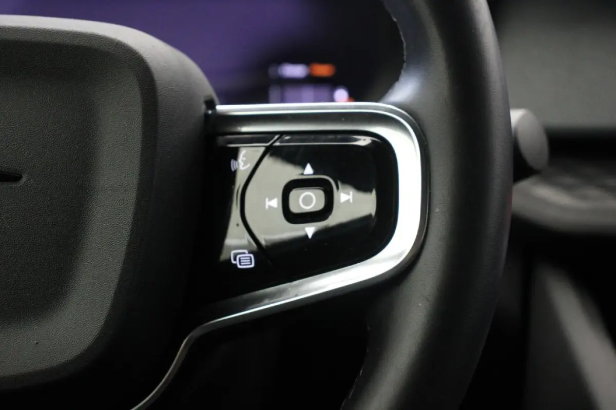Standard Range Single Motor 63kWh - Carplay, Camera, Stoelverw. Memory, SOH 89,02%