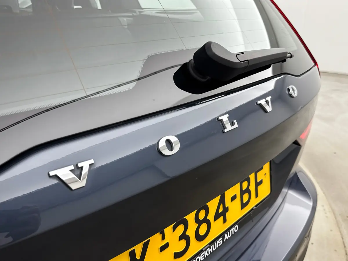 B4 Business Pro | 18" | Adaptieve Cruise | BLIS | Parkeercamera | Stoel/Stuurverwarming | Keyless | Elektr. Achterklep
