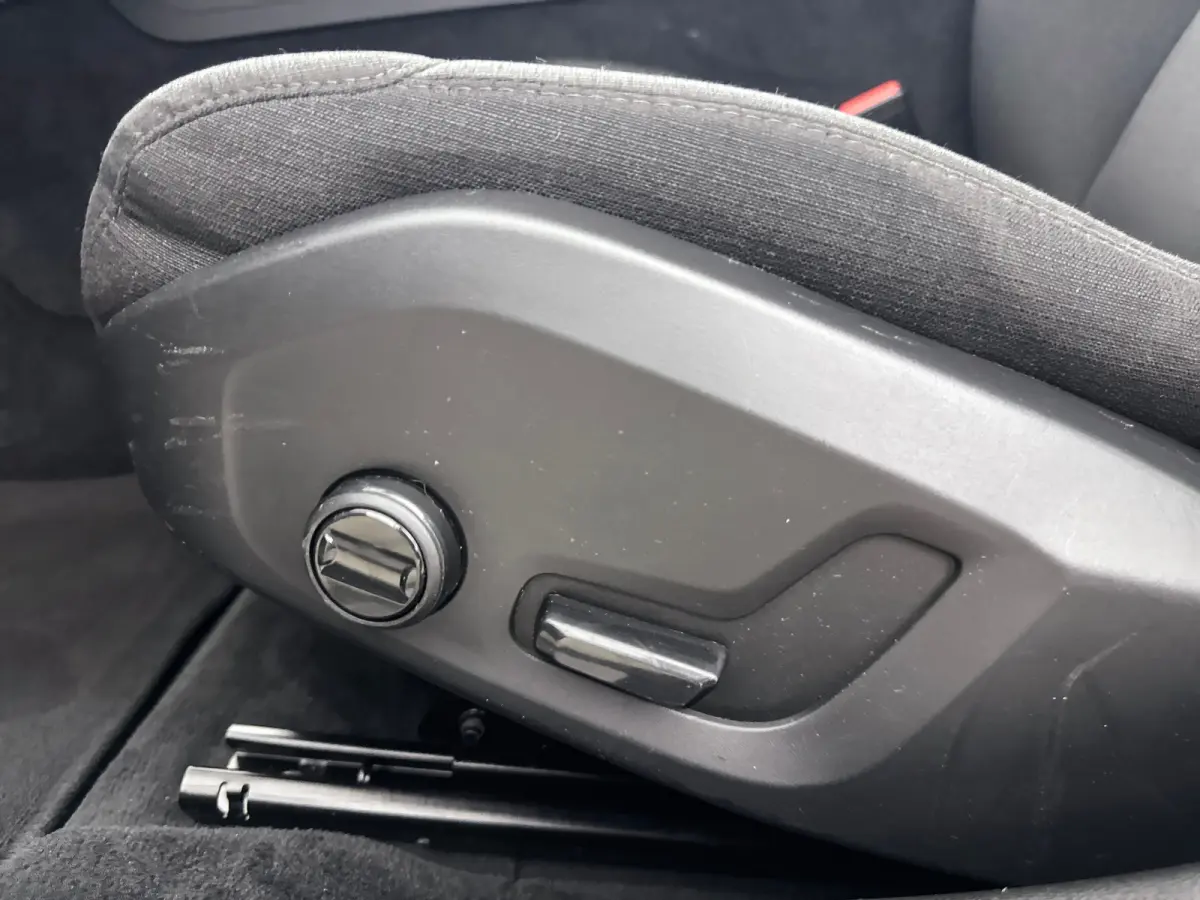 B4 Business Pro | 18" | Adaptieve Cruise | BLIS | Parkeercamera | Stoel/Stuurverwarming | Keyless | Elektr. Achterklep