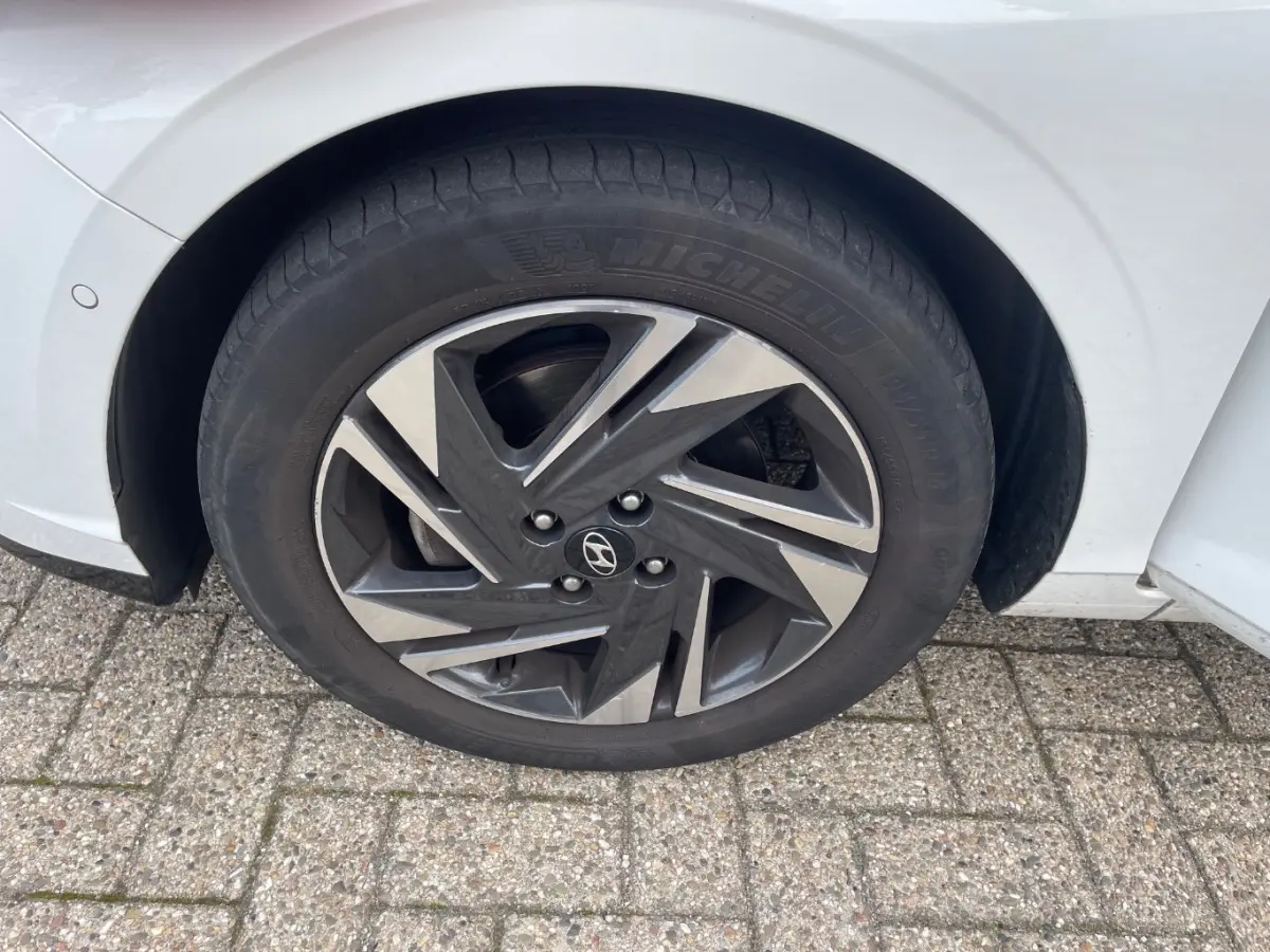 1.0 T-GDI Premium | Stoel & Stuurverwarming | Bose | Blind-spot | Camera | Cruise Control | DAB+