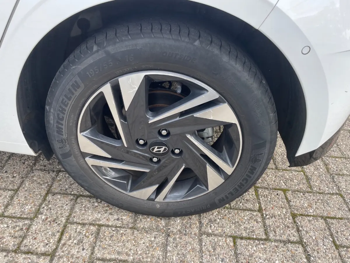 1.0 T-GDI Premium | Stoel & Stuurverwarming | Bose | Blind-spot | Camera | Cruise Control | DAB+