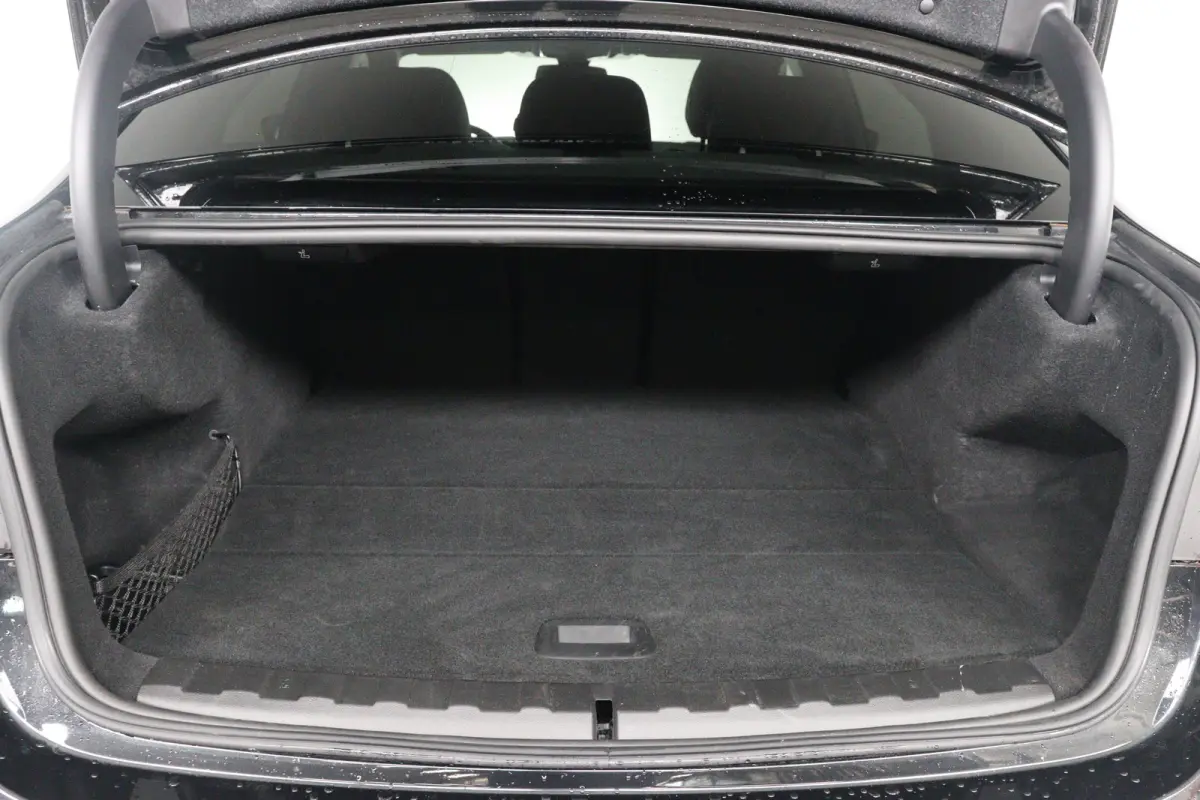 330e M Sport | Memory | Sportstoelen | LED | HUD | Cruise Adaptive | 360 Camera | Sfeerverlichting | BLIS | Leder | Stoelverwarming | Elk. Achterklep | Lichtmetalen Velgen