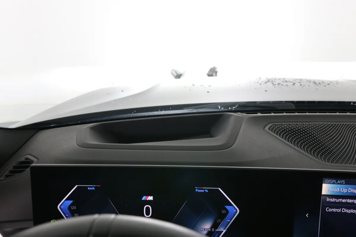 330e M Sport | Memory | Sportstoelen | LED | HUD | Cruise Adaptive | 360 Camera | Sfeerverlichting | BLIS | Leder | Stoelverwarming | Elk. Achterklep | Lichtmetalen Velgen