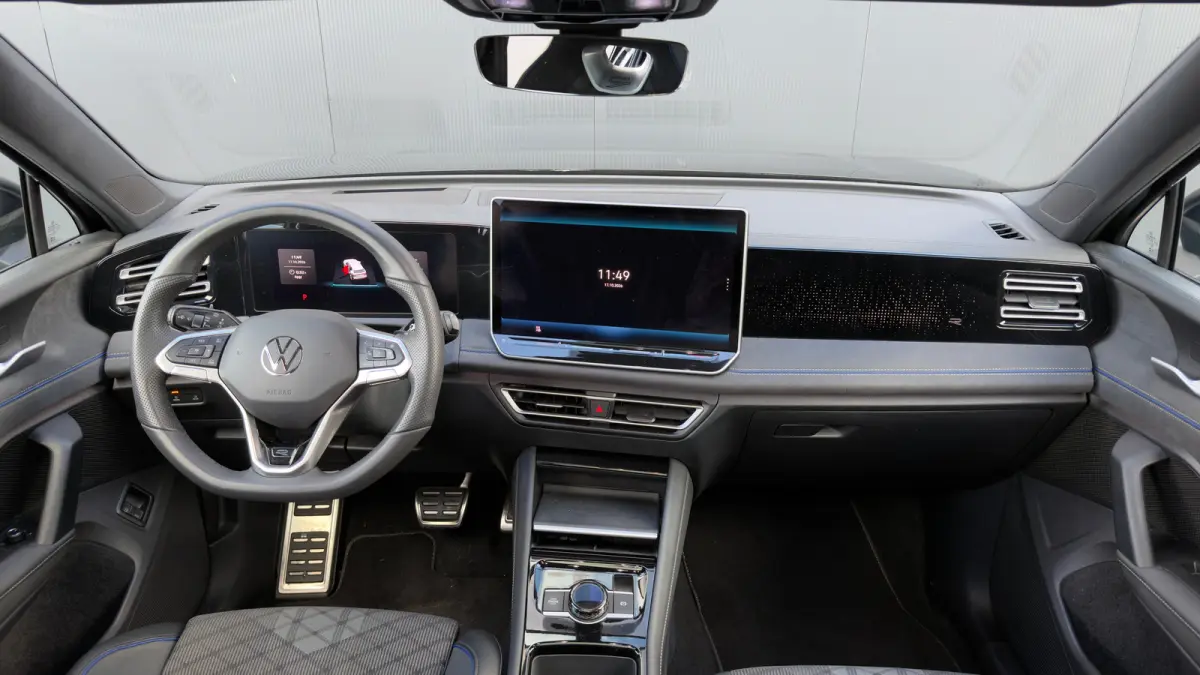 1.5 eHybrid 204pk R-Line Edition | SOH: 100% | Trekhaak | Panoramadak | Adaptive Cruise | 360 Camera | Head-up Display | 20" |