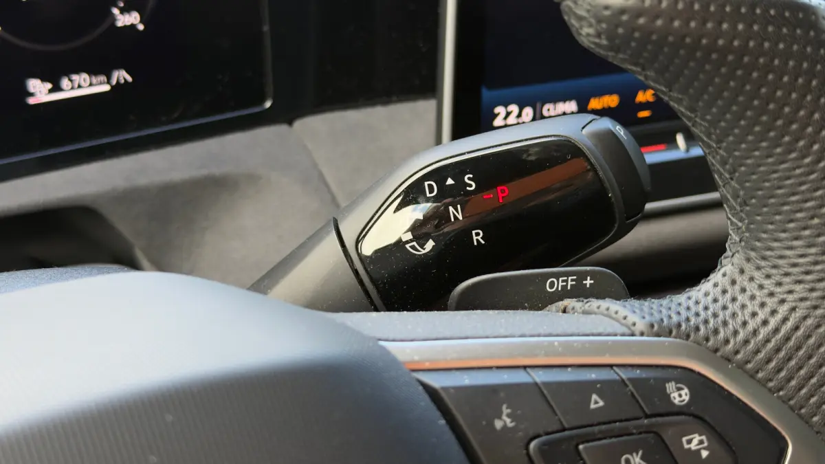 1.5 eHybrid 204pk R-Line Edition | SOH: 100% | Trekhaak | Panoramadak | Adaptive Cruise | 360 Camera | Head-up Display | 20" |