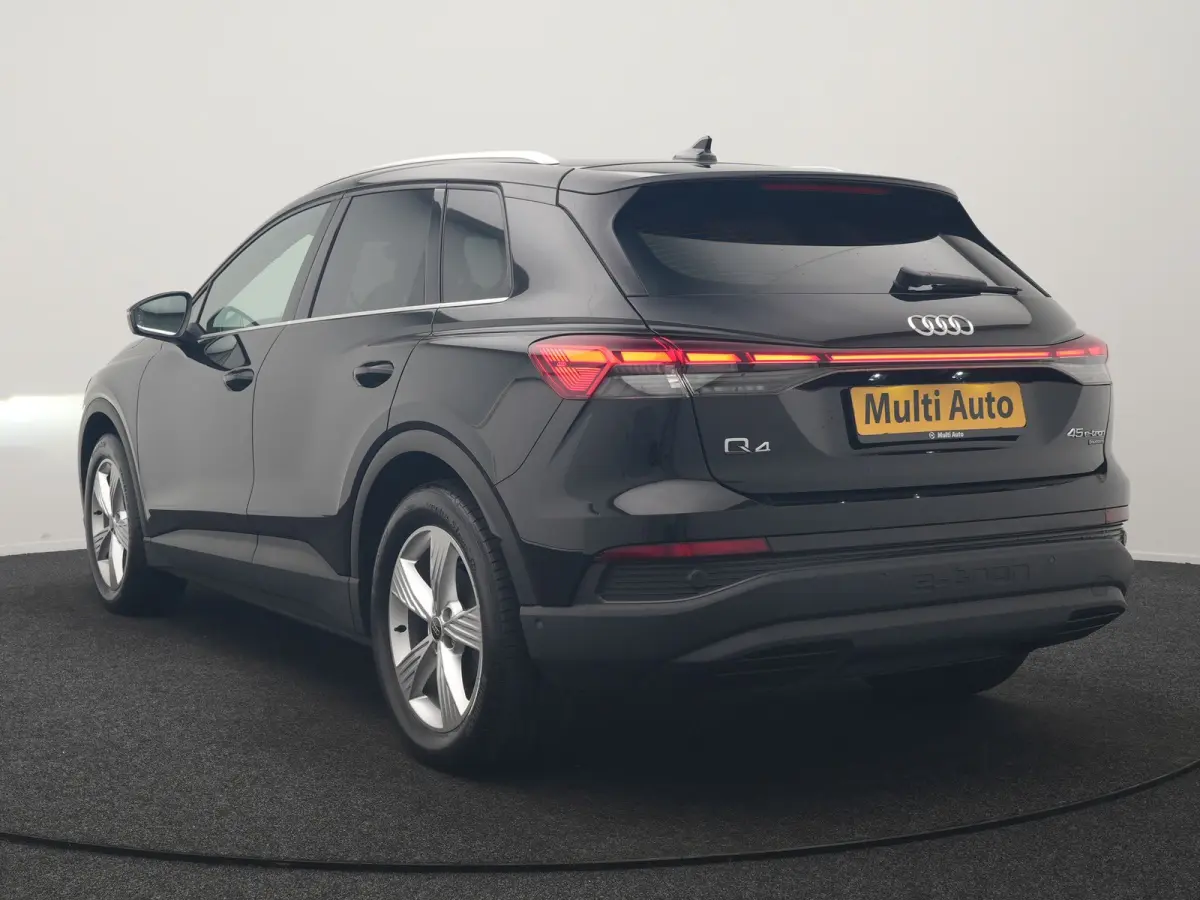 45 quattro S Line 82 kWh 286pk Dealer O.H | Trekhaak Af Fabriek | Adaptive Cruise | 360 Camera | Matrix LED | Lederen Sportstoelen Verwarmd | Keyless | Sfeerverlichting | Blis | Navigatie | 