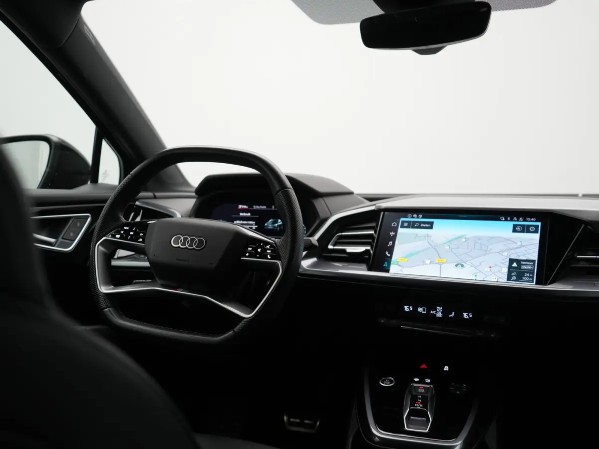 45 quattro S Line 82 kWh 286pk Dealer O.H | Trekhaak Af Fabriek | Adaptive Cruise | 360 Camera | Matrix LED | Lederen Sportstoelen Verwarmd | Keyless | Sfeerverlichting | Blis | Navigatie | 