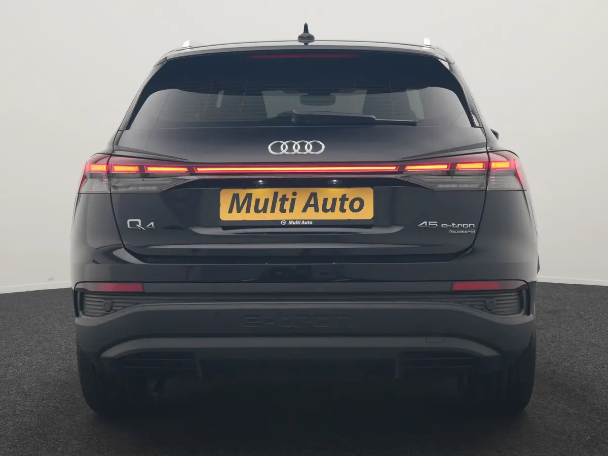 45 quattro S Line 82 kWh 286pk Dealer O.H | Trekhaak Af Fabriek | Adaptive Cruise | 360 Camera | Matrix LED | Lederen Sportstoelen Verwarmd | Keyless | Sfeerverlichting | Blis | Navigatie | 