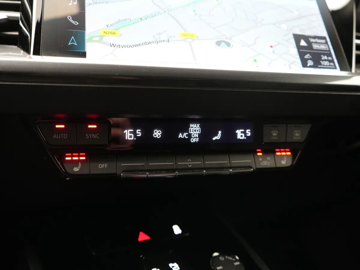 45 quattro S Line 82 kWh 286pk Dealer O.H | Trekhaak Af Fabriek | Adaptive Cruise | 360 Camera | Matrix LED | Lederen Sportstoelen Verwarmd | Keyless | Sfeerverlichting | Blis | Navigatie | 