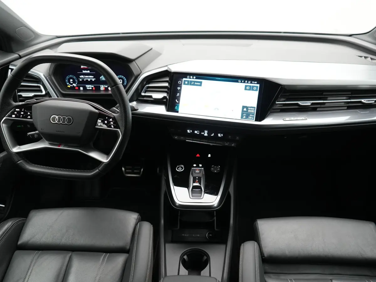 45 quattro S Line 82 kWh 286pk Dealer O.H | Trekhaak Af Fabriek | Adaptive Cruise | 360 Camera | Matrix LED | Lederen Sportstoelen Verwarmd | Keyless | Sfeerverlichting | Blis | Navigatie | 