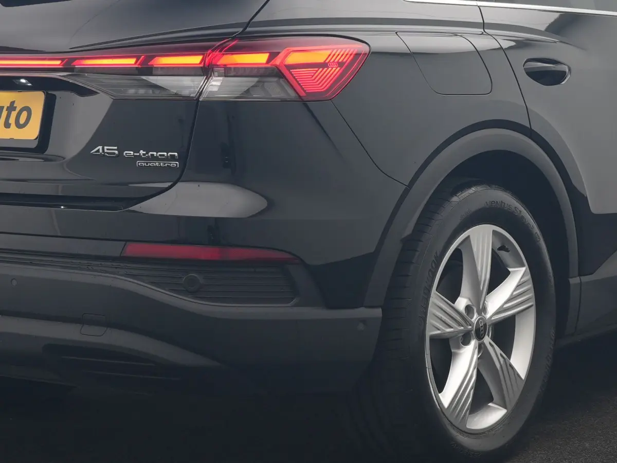 45 quattro S Line 82 kWh 286pk Dealer O.H | Trekhaak Af Fabriek | Adaptive Cruise | 360 Camera | Matrix LED | Lederen Sportstoelen Verwarmd | Keyless | Sfeerverlichting | Blis | Navigatie | 