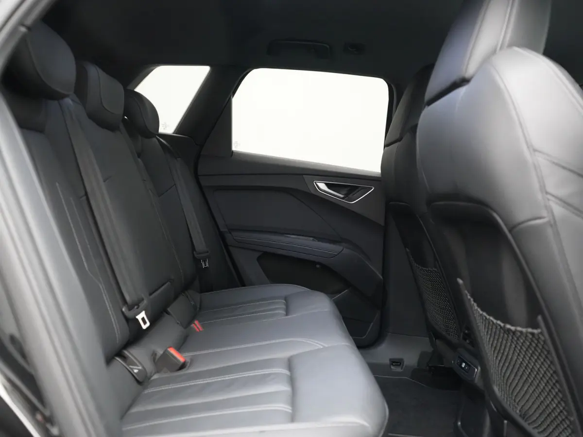 45 quattro S Line 82 kWh 286pk Dealer O.H | Trekhaak Af Fabriek | Adaptive Cruise | 360 Camera | Matrix LED | Lederen Sportstoelen Verwarmd | Keyless | Sfeerverlichting | Blis | Navigatie | 