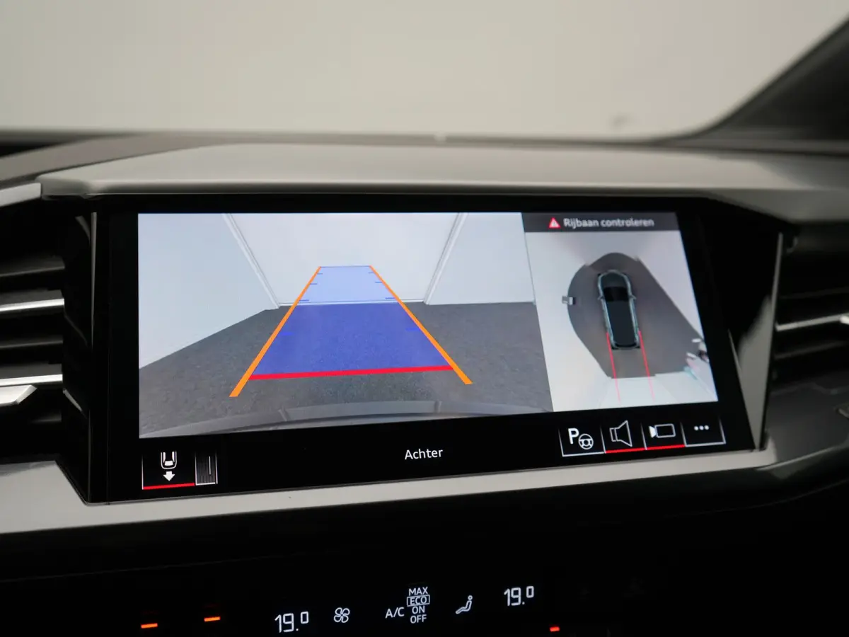 45 quattro S Line 82 kWh 286pk Dealer O.H | Trekhaak Af Fabriek | Adaptive Cruise | 360 Camera | Matrix LED | Lederen Sportstoelen Verwarmd | Keyless | Sfeerverlichting | Blis | Navigatie | 