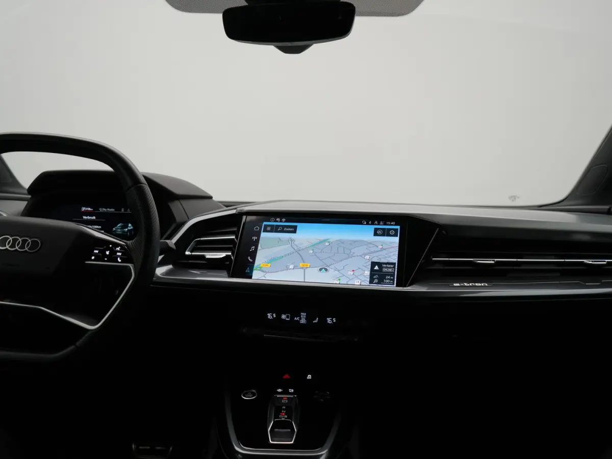 45 quattro S Line 82 kWh 286pk Dealer O.H | Trekhaak Af Fabriek | Adaptive Cruise | 360 Camera | Matrix LED | Lederen Sportstoelen Verwarmd | Keyless | Sfeerverlichting | Blis | Navigatie | 