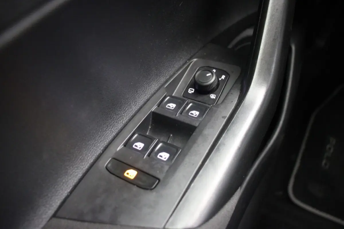 1.0 TSI Life Business - Digitaal Cockpit, Carplay, Adapt. Cruise, Clima, Stoelverw.