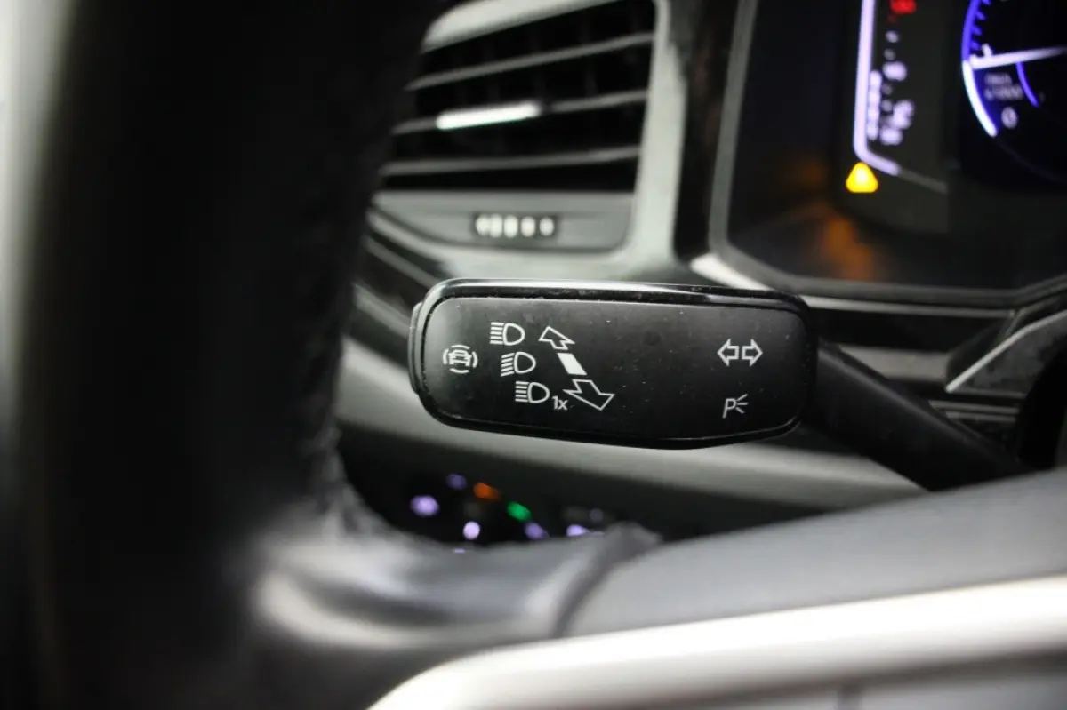 1.0 TSI Life Business - Digitaal Cockpit, Carplay, Adapt. Cruise, Clima, Stoelverw.