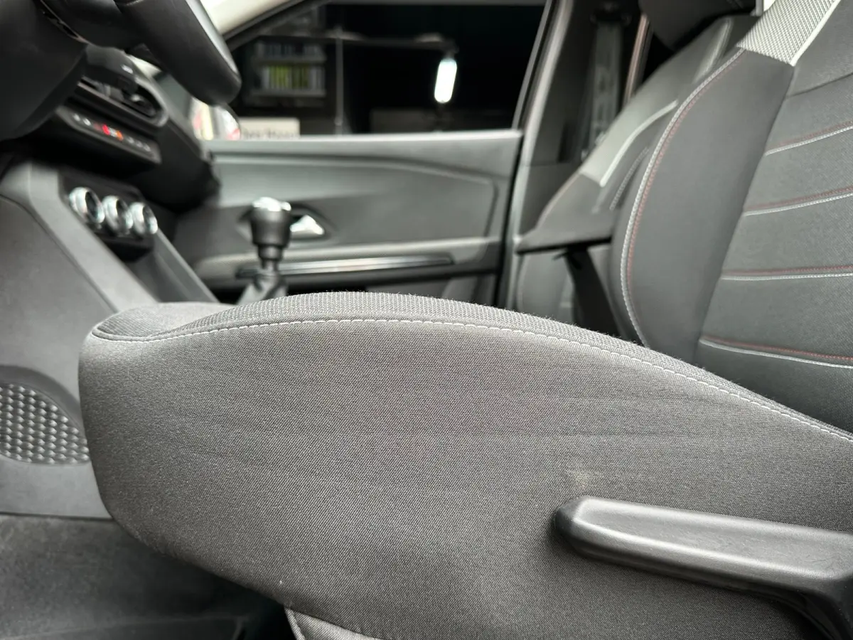 1.0 TCe 110 Expression 7 Pers Navi Camera Carplay PDC