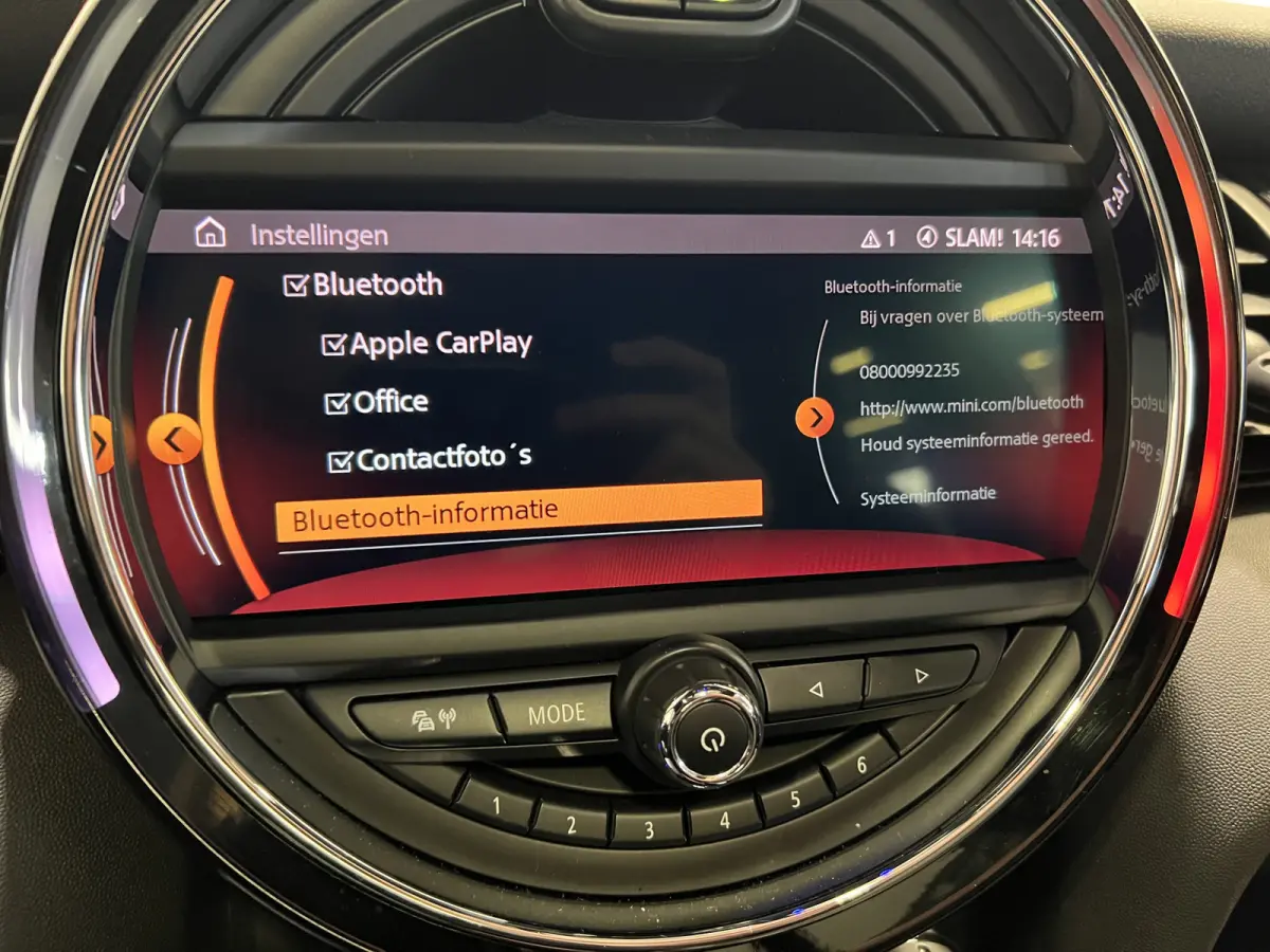 2.0 John Cooper Works Chili | Navigatie | LM Velgen 18" | Elektrisch Glazen Panoramadak | Voorstoelen Verwarmd | Achteruitrijcamera |  Cruise Control Adaptief | Airco |