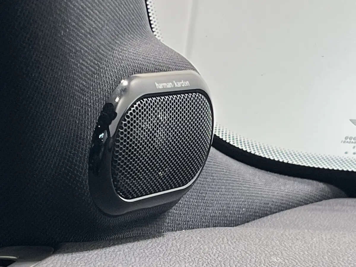 2.0 John Cooper Works Chili | Navigatie | LM Velgen 18" | Elektrisch Glazen Panoramadak | Voorstoelen Verwarmd | Achteruitrijcamera |  Cruise Control Adaptief | Airco |