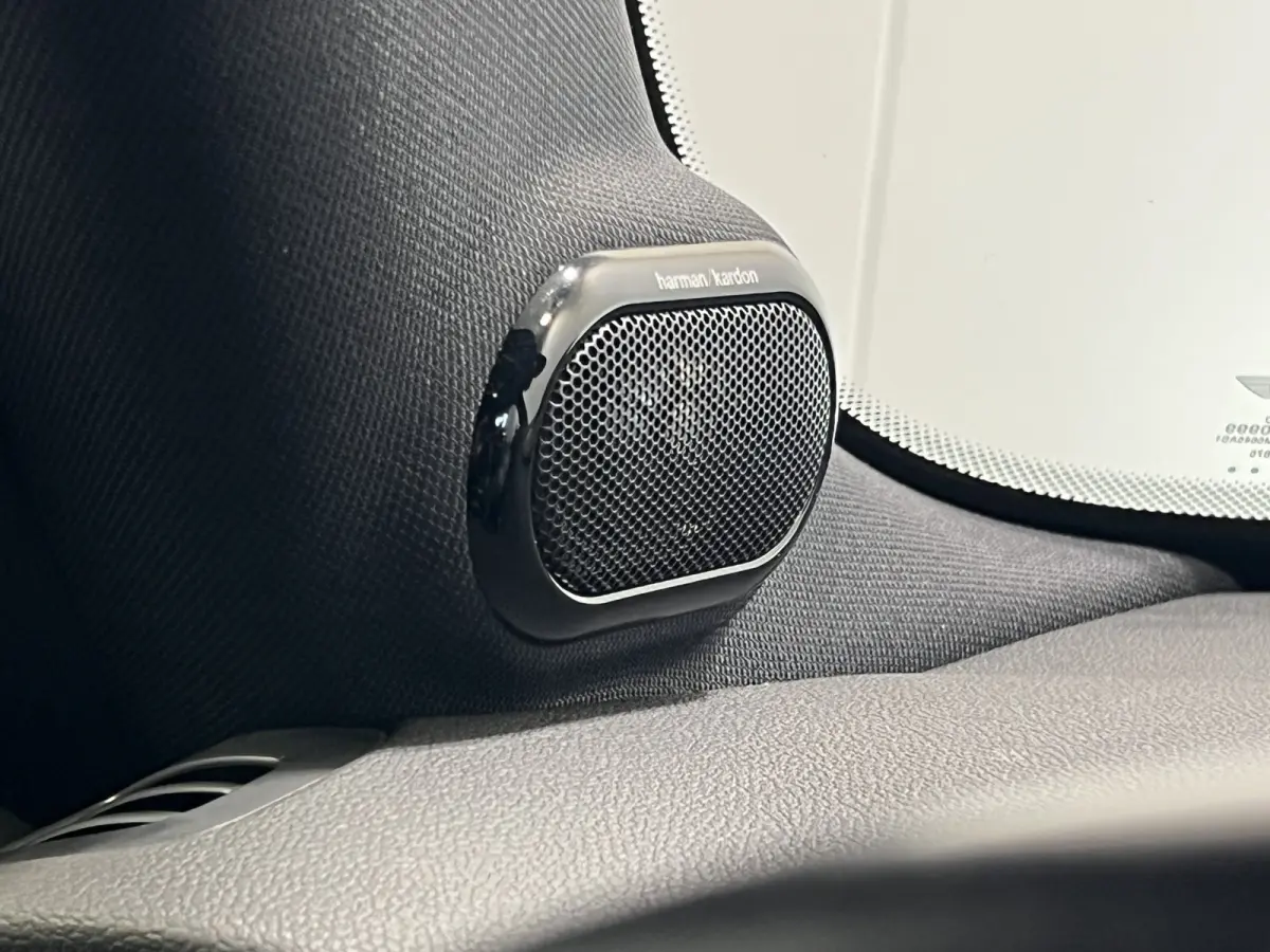 2.0 John Cooper Works Chili | Navigatie | LM Velgen 18" | Elektrisch Glazen Panoramadak | Voorstoelen Verwarmd | Achteruitrijcamera |  Cruise Control Adaptief | Airco |