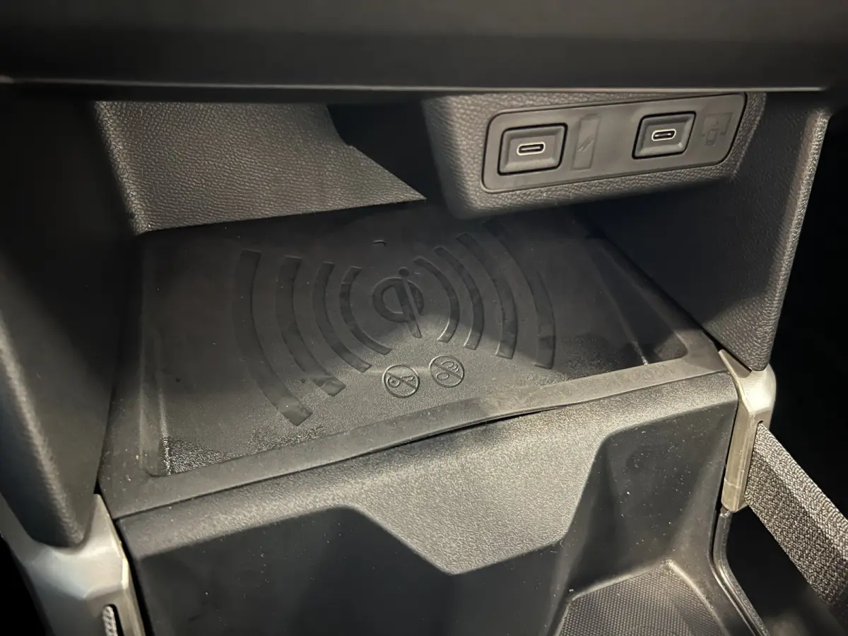 1.2 Turbo Hybrid GS | Navigatie/Android/Apple Carplay | LM Velgen 17" | Voorstoelen/Stuur/Voorruit Verwarmd | Cruise Control | Achteruitrijcamera | Airco |
