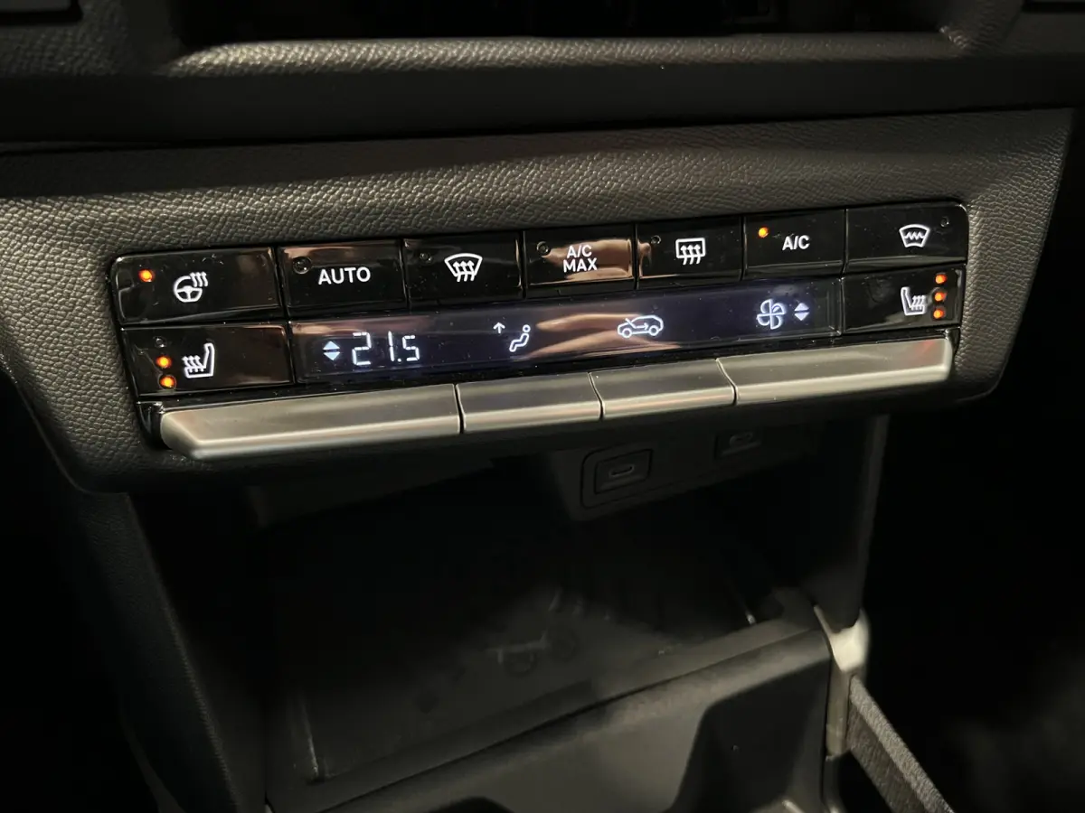 1.2 Turbo Hybrid GS | Navigatie/Android/Apple Carplay | LM Velgen 17" | Voorstoelen/Stuur/Voorruit Verwarmd | Cruise Control | Achteruitrijcamera | Airco |