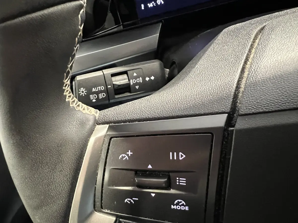 1.2 Turbo Hybrid GS | Navigatie/Android/Apple Carplay | LM Velgen 17" | Voorstoelen/Stuur/Voorruit Verwarmd | Cruise Control | Achteruitrijcamera | Airco |